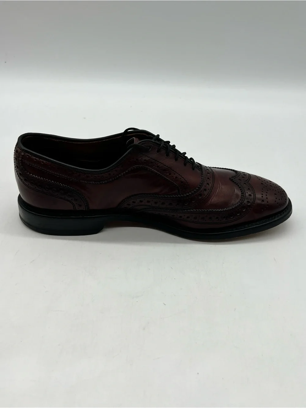 Allen Edmonds McAllister Men 7.5D Burgundy Leather Wingtip Oxfords Dress Shoes.